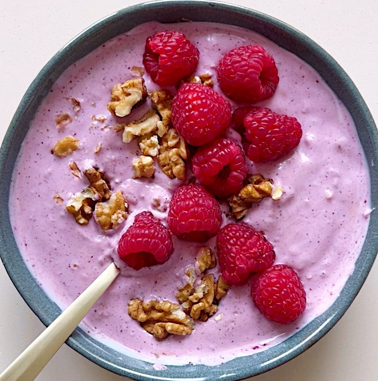 Joghurt Bowl mit Beeren